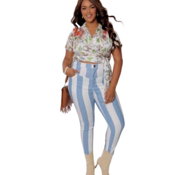 Unique Vintage x Looney Tunes Blue/White Striped Bugs Bunny Cigarette Pants NWT - Picture 2 of 7